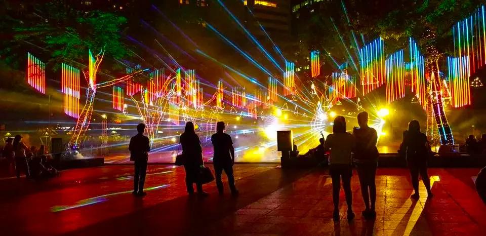 华体会体育官网-特色流动体操表演，城市街角的精彩show的简单介绍